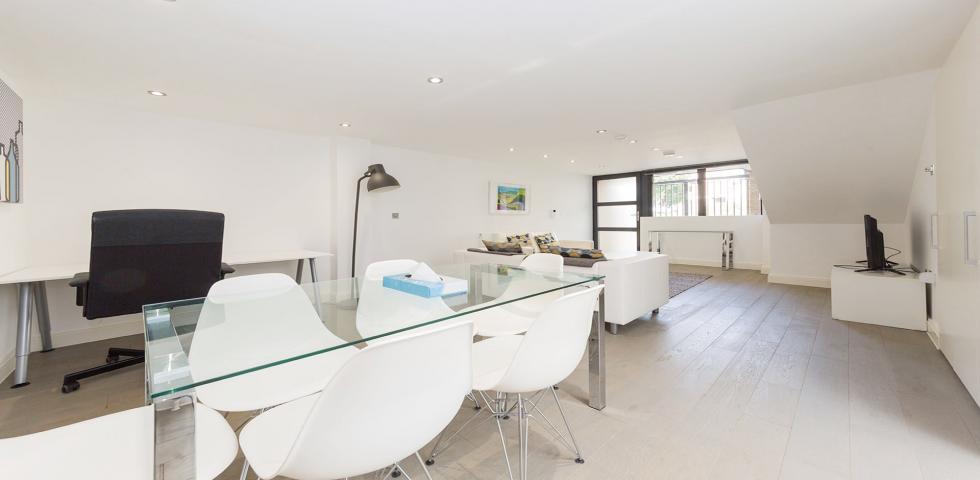 			2 Bedroom, 2 bath, 1 reception Apartment			 Devonshire Place, HAMPSTEAD GOLDERS GREEN